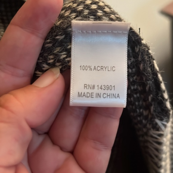 Coco and Carmen Boho long Sweater - Picture 4 of 6